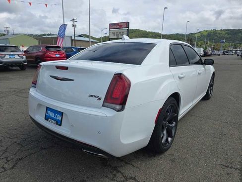 Used 2023 Chrysler 300 S w/ Comfort Group RWD image 5