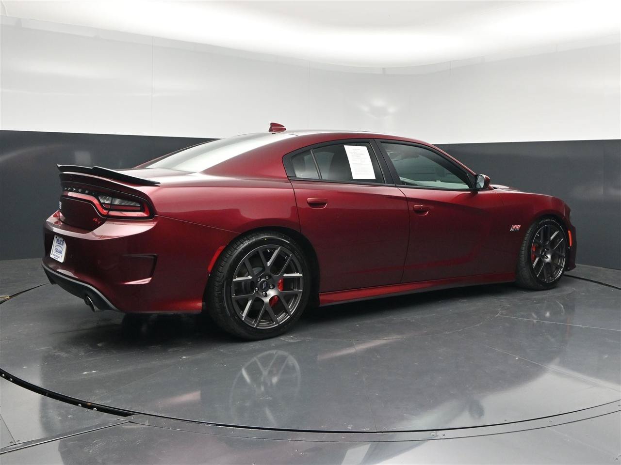 Used 2017 Dodge Charger R/T Scat Pack w/ Technology Group RWD image 5