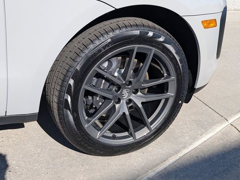 New 2026 Porsche Macan Turbo image 28