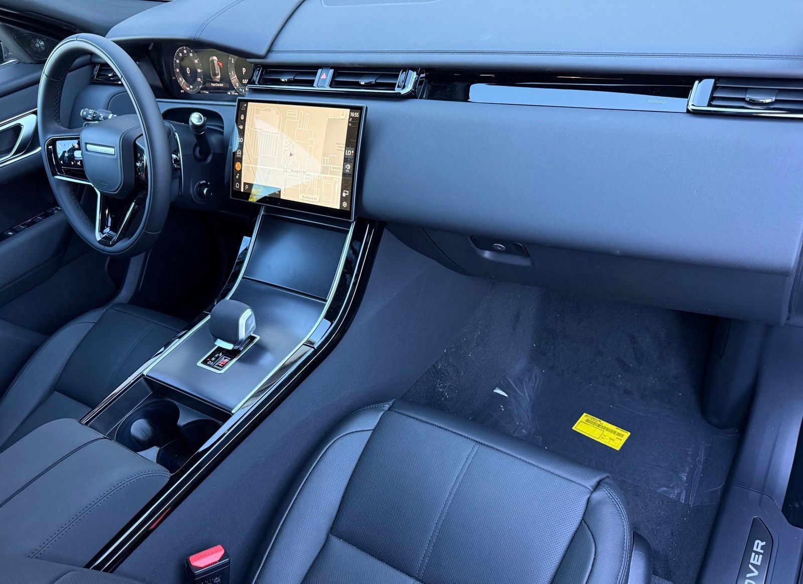 New 2026 Land Rover Range Rover Velar S AWD/4WD image 17