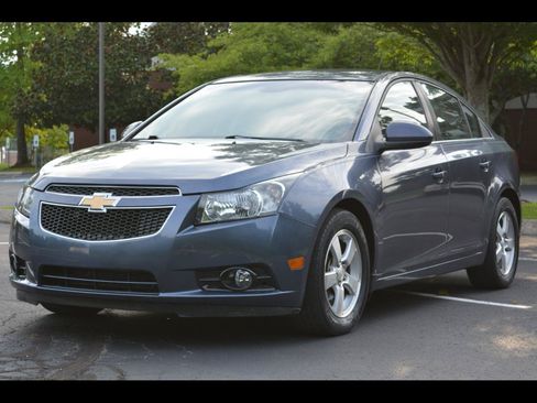 Used 2013 Chevrolet Cruze LT FWD image 1