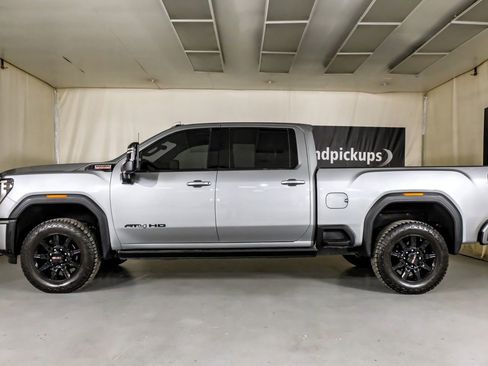 Used 2024 GMC Sierra 2500 AT4 w/ AT4 Premium Plus Package image 11