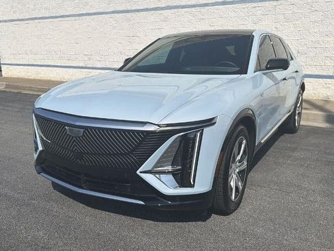Certified 2024 Cadillac Lyriq Tech AWD/4WD image 4