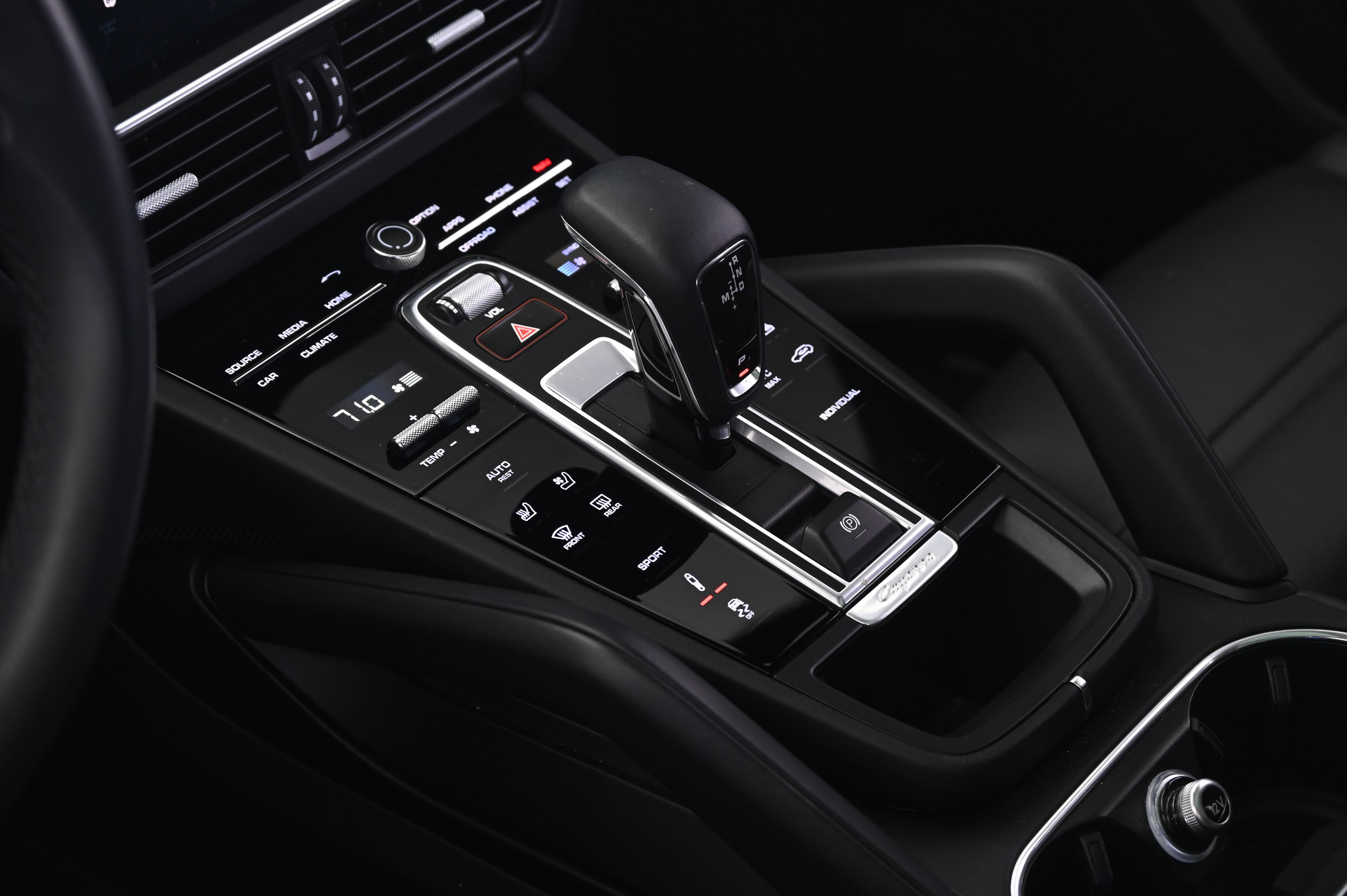 Certified 2023 Porsche Cayenne GTS AWD/4WD image 34
