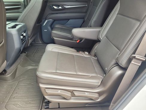 Used 2021 GMC Yukon Denali w/ Denali Premium Package image 14