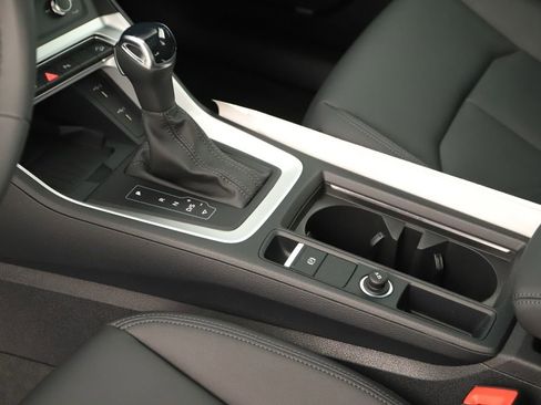 New 2025 Audi Q3 2.0T Premium image 17