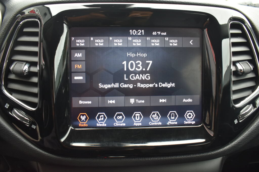Used 2021 Jeep Compass Limited w/ Sun and Sound Group AWD/4WD image 11