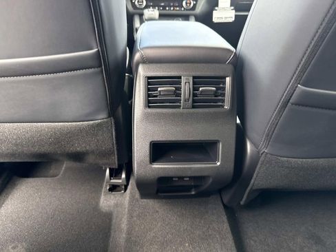 New 2026 Mitsubishi Outlander SE FWD image 18