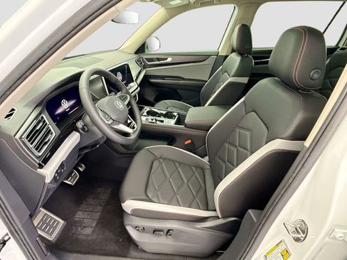 New 2026 Volkswagen Atlas Peak Edition AWD/4WD image 17