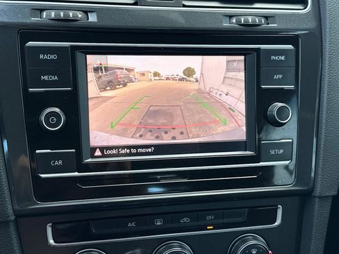 Used 2019 Volkswagen Golf S image 22