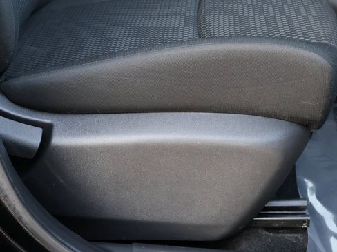 Used 2022 Nissan Rogue Sport S image 11