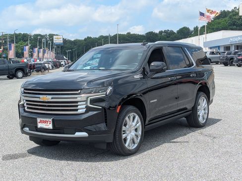 Used 2024 Chevrolet Tahoe High Country AWD/4WD image 4