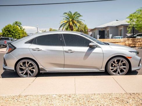 Used 2018 Honda Civic Sport image 6