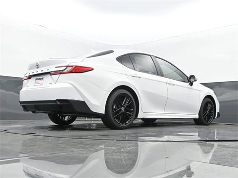 New 2026 Toyota Camry SE image 25