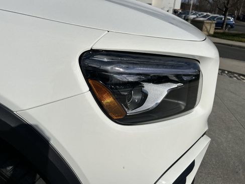 New 2025 Mercedes-Benz GLB 250 4MATIC image 12