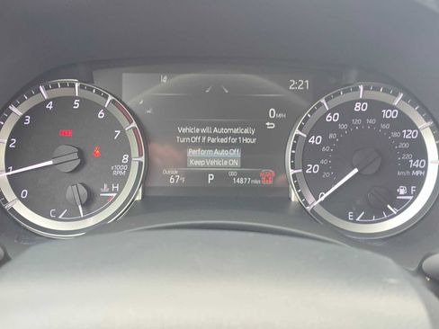 Certified 2025 Toyota Highlander XLE FWD image 26