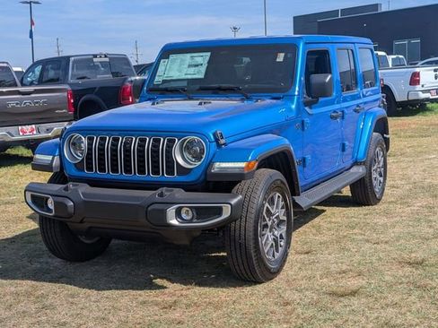 New 2026 Jeep Wrangler Unlimited Sahara AWD/4WD image 4