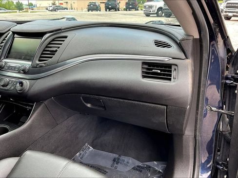 Used 2018 Chevrolet Impala LT FWD image 15