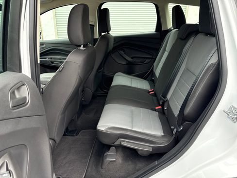 Used 2019 Ford Escape S image 25