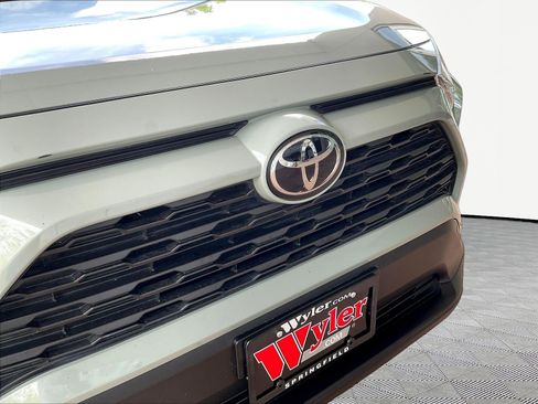Used 2023 Toyota RAV4 XLE FWD image 31