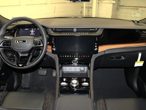 New 2026 Jeep Grand Cherokee Summit AWD/4WD image 9