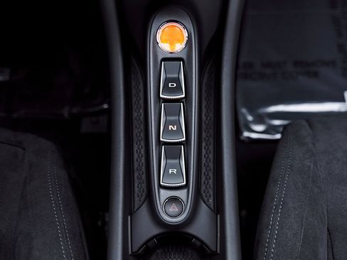 Used 2026 McLaren Artura RWD image 82