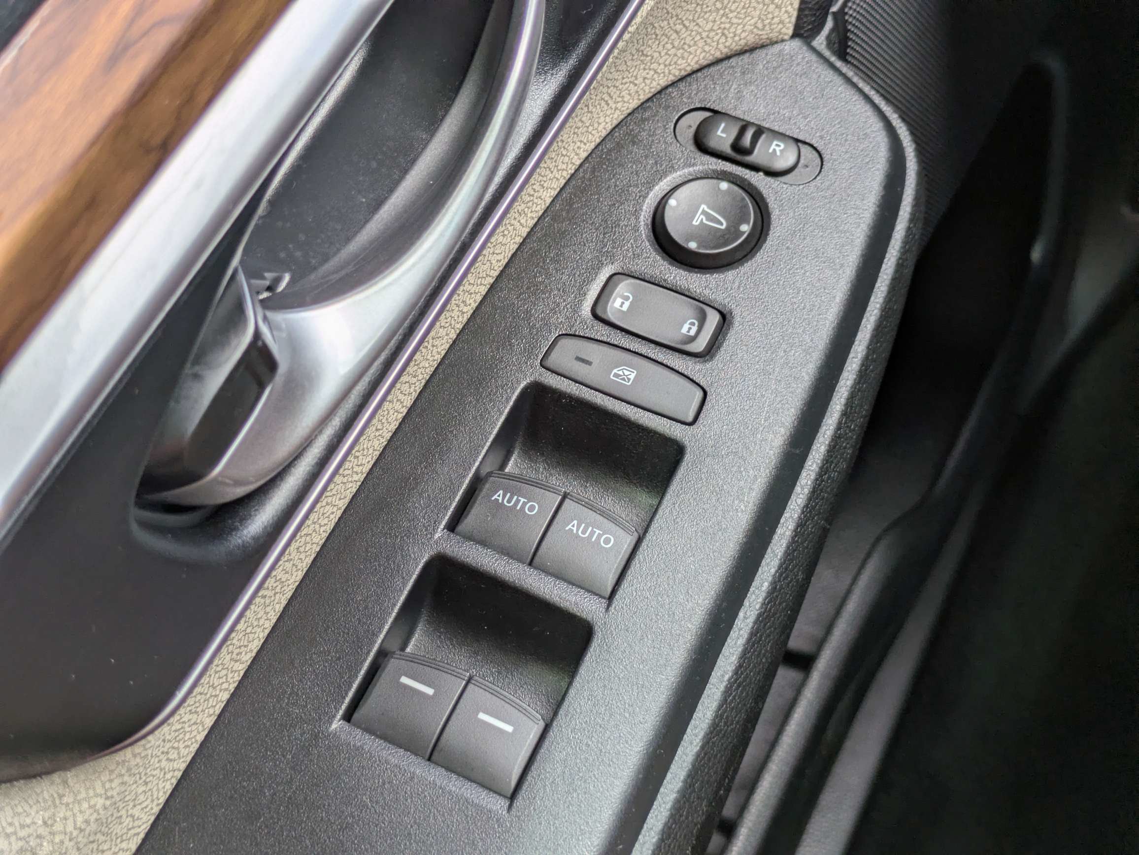 Used 2019 Honda CR-V EX image 23