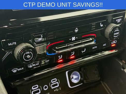 New 2025 Jeep Grand Cherokee Altitude image 15