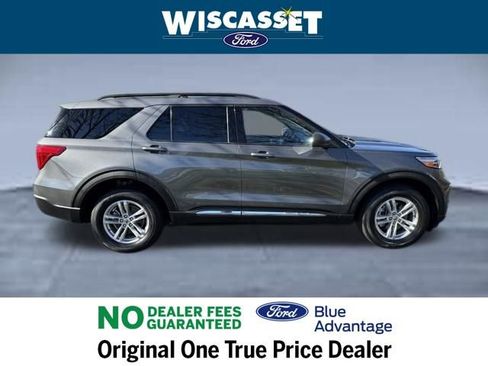 Certified 2022 Ford Explorer XLT w/ Equipment Group 202A image 6