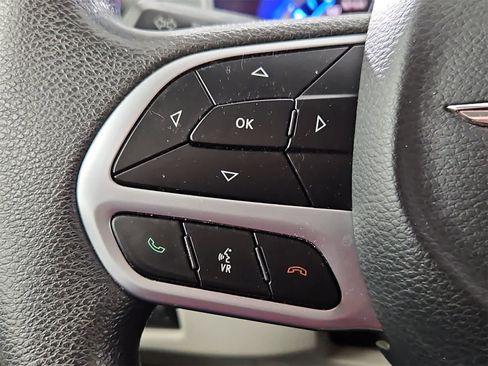 Used 2018 Chrysler Pacifica Touring Plus image 23