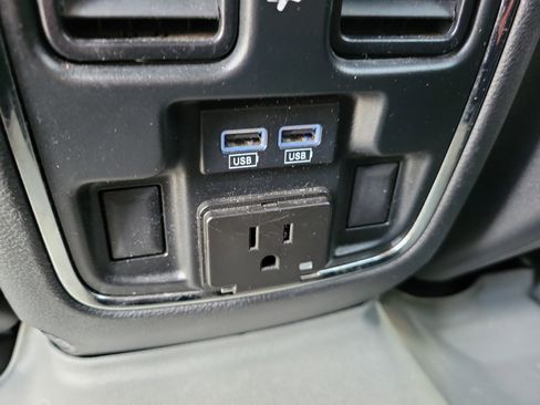 Used 2021 Jeep Grand Cherokee Limited image 13