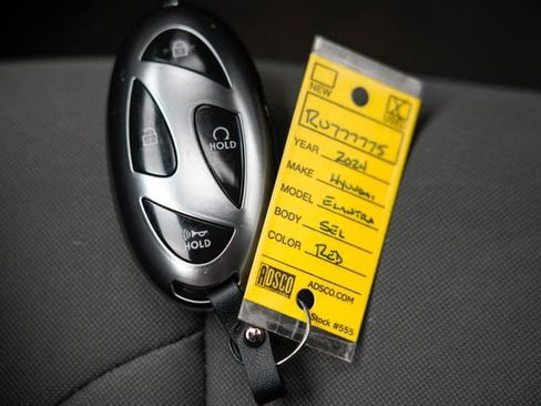 Used 2024 Hyundai Elantra SEL FWD image 36