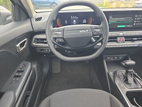 New 2026 Kia K4 FWD image 13