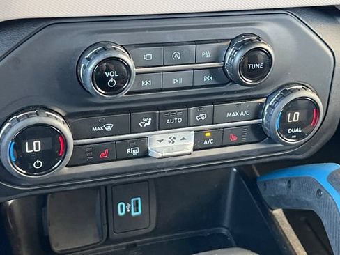 Used 2023 Ford Bronco Wildtrak AWD/4WD image 27