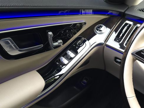 Used 2023 Mercedes-Benz S 500 4MATIC image 28