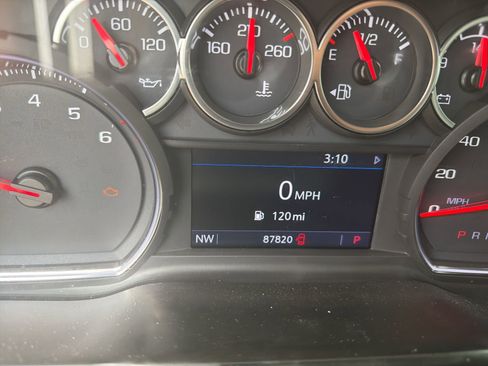 Used 2020 Chevrolet Silverado 1500 LT w/ Texas Edition image 6