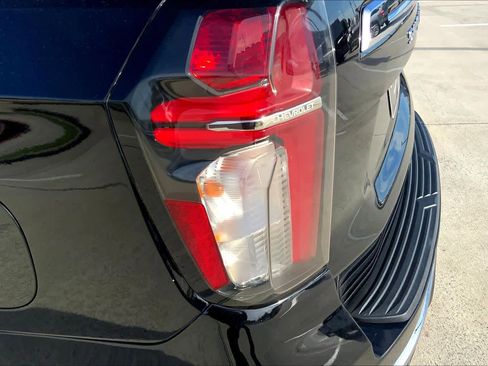 Used 2023 Chevrolet Suburban LS RWD image 26