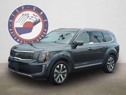 Used 2021 Kia Telluride S FWD image 2