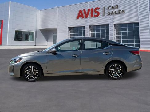 Used 2025 Nissan Sentra SV FWD image 10