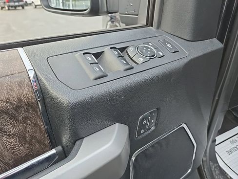 Used 2019 Ford F250 Lariat w/ Lariat Ultimate Package AWD/4WD image 8