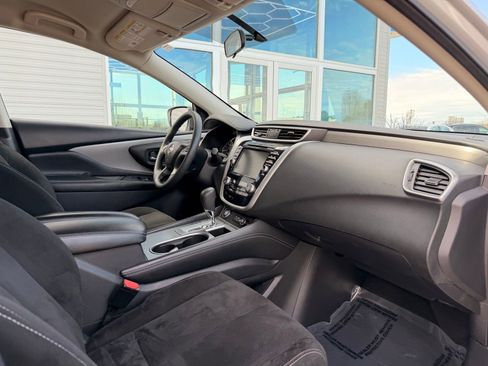 Used 2019 Nissan Murano S AWD/4WD image 18