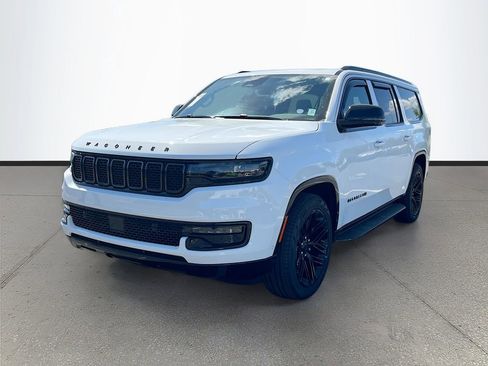 Certified 2025 Jeep Wagoneer L Series II w/ Premium Group I image 3