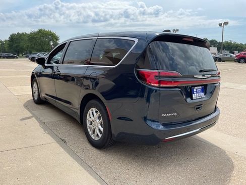 New 2025 Chrysler Pacifica Select image 7