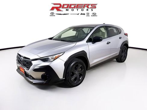 Used 2024 Subaru Crosstrek 2.0i AWD/4WD image 3