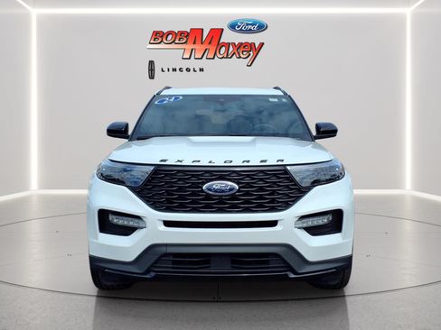 Used 2024 Ford Explorer ST-Line w/ Class IV Trailer Tow Package AWD/4WD image 2