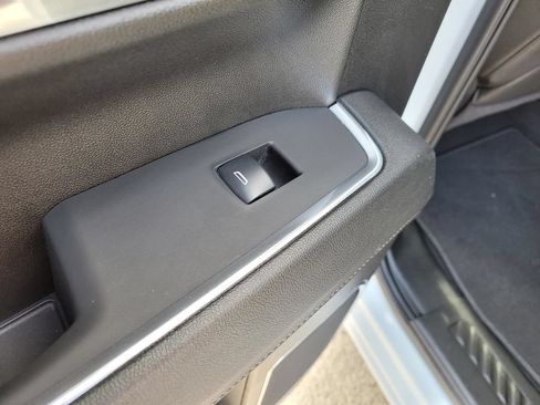 Used 2024 GMC Sierra 1500 SLT RWD image 17
