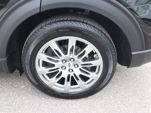 Used 2026 Ford Explorer Platinum RWD image 24