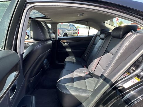 Used 2014 Lexus ES 350 w/ Premium Package FWD image 31