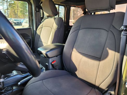 Used 2022 Jeep Wrangler Unlimited Sport image 7