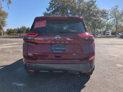 Certified 2025 Nissan Rogue SL w/ Tech Package FWD image 5